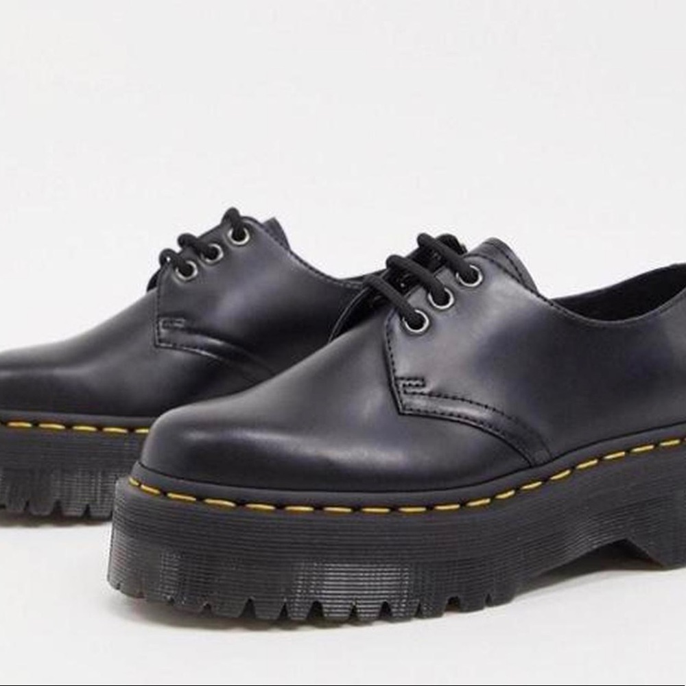 Perfect condition Platform Doc Martens size 7